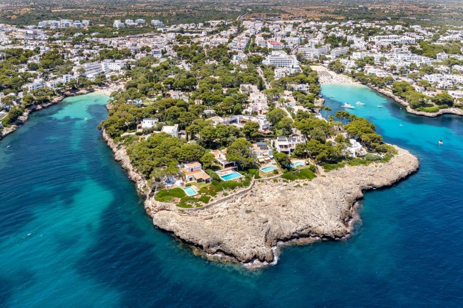 02_Villa_first line_big plot_cala d'or