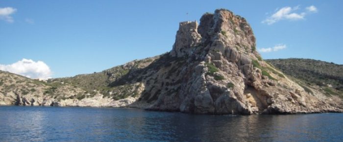 Cabrera_Festung_Bucht2-e1470063550543-620x289