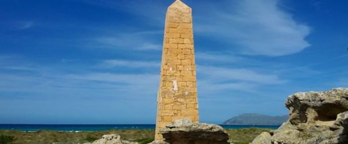 Obelisken_am_Strand3-620x281